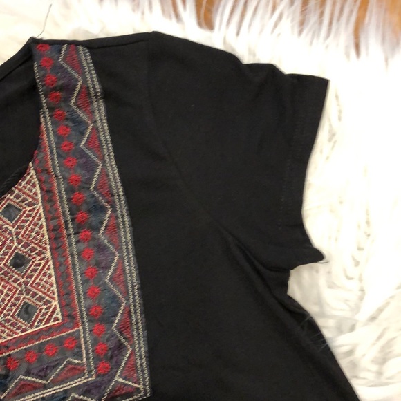 Black tshirt - Picture 3 of 4